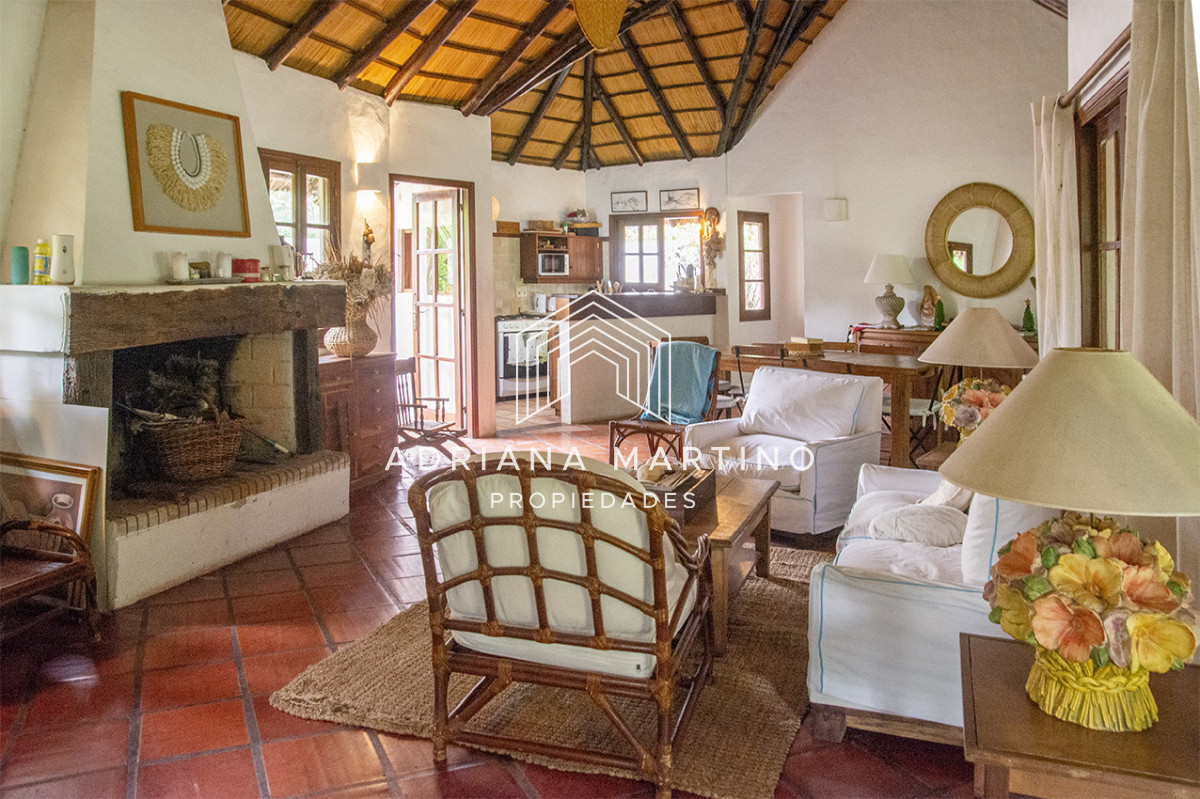 Casa ID.71736 - En venta casa de 1 dormitorio con dependencia en Cantegril