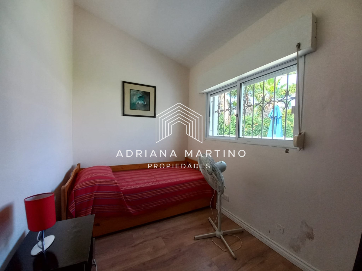 Casa ID.70846 - Vende casa de 3 dormitorios totalmente reformada. Con piscina climatizada. Cerca de colegios, Punta del Este 