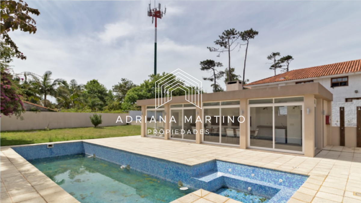 Apartamento ID.71101 - Vende apartamento en playa mansa de 1 dormitorio con parrillero, Punta del Este 