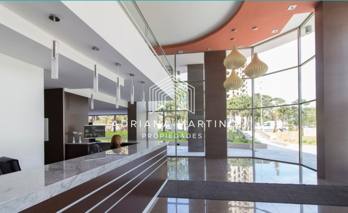 Apartamento ID.71283 - Vende apartamento de 2 dormitorios en Stradivarius, Punta del Este