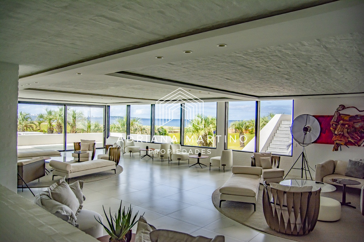 Apartamento ID.71099 - Vende apartamento con vista al mar de 3 suites, en Mansa- Punta del Este.