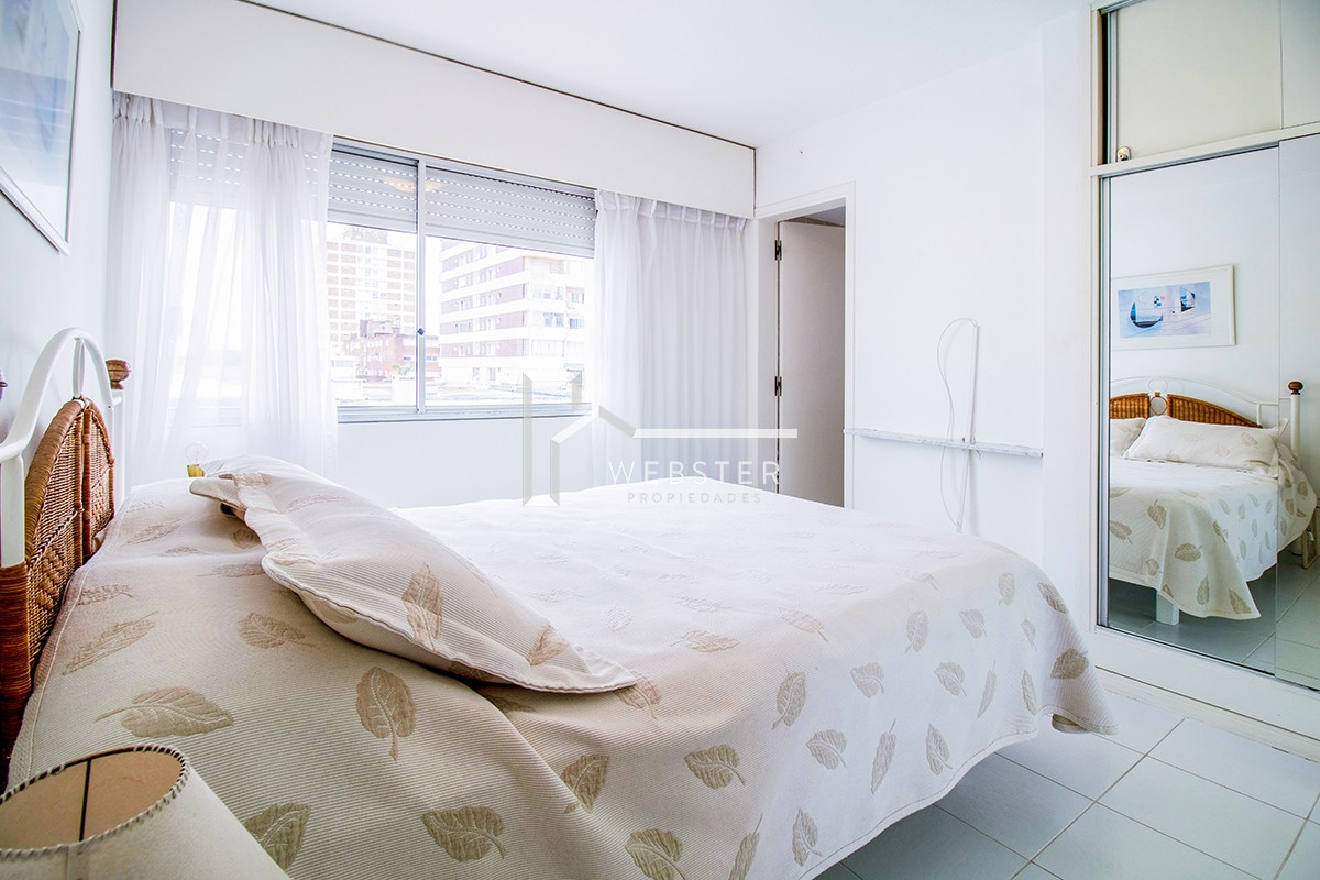 Apartamento ID.1532 - Apartamento en Venta de 3 dormitorios en Edificio Palm Beach . Peninsula , Punta del este 