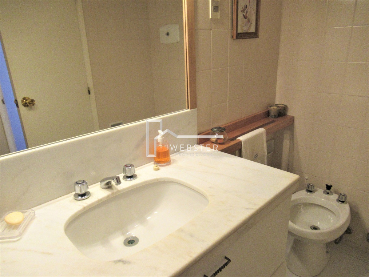 Apartamento ID.2655 - Venta de Apartamento de 2 dormitorios en Playa Brava - Punta del Este