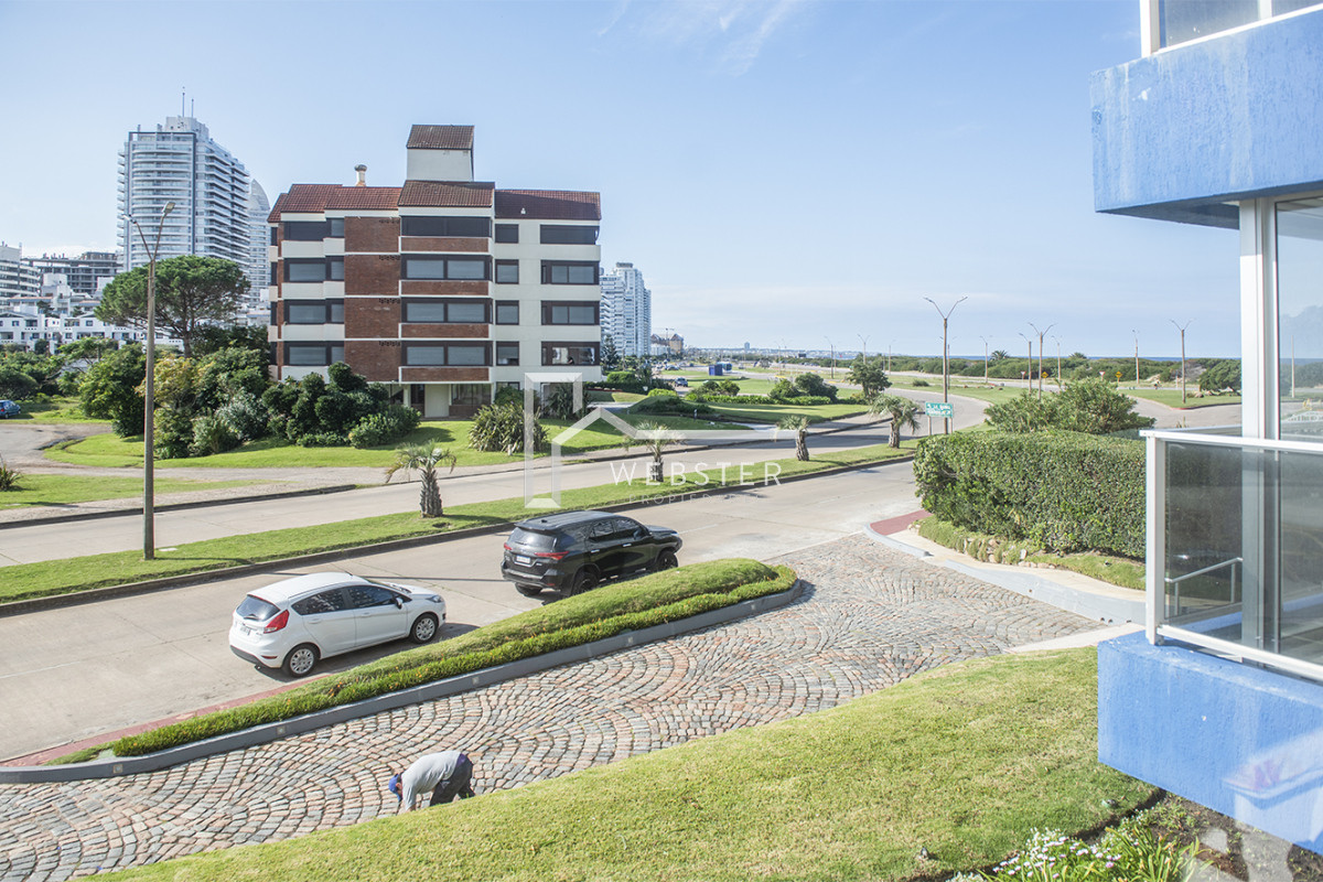 Apartamento ID.2167 - Vende departamento de 3 dormitorios en Ocean Tower, Punta del Este 