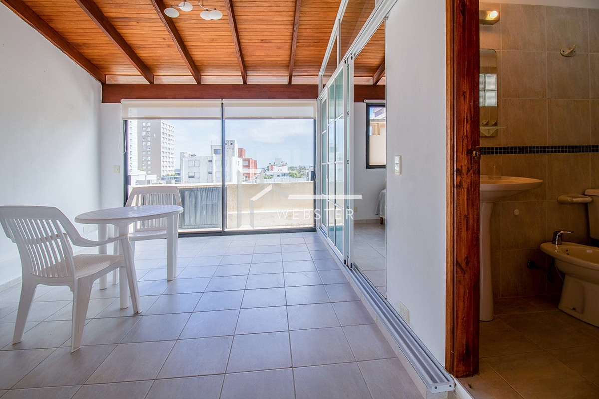 Apartamento ID.1532 - Apartamento en Venta de 3 dormitorios en Edificio Palm Beach . Peninsula , Punta del este 