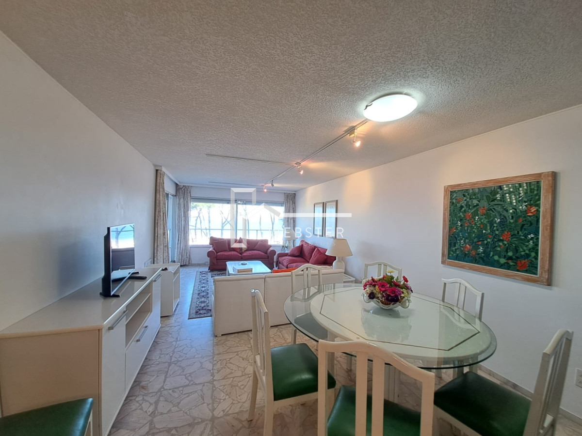 Apartamento ID.2035 - Apartamento en Venta de 2 dormitorios en Edificio I´marangatu, Playa Mansa , Punta del Este