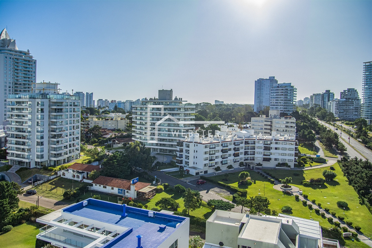 Apartamento ID.2224 - Hermoso Departamento en venta de 3 dormitorios. Torre Tiburon. Playa Brava.