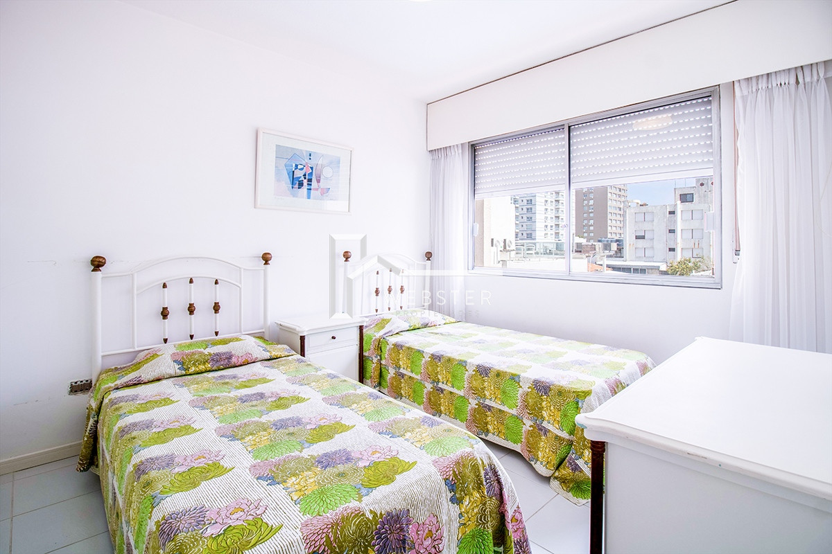 Apartamento ID.1532 - Apartamento en Venta de 3 dormitorios en Edificio Palm Beach . Peninsula , Punta del este 