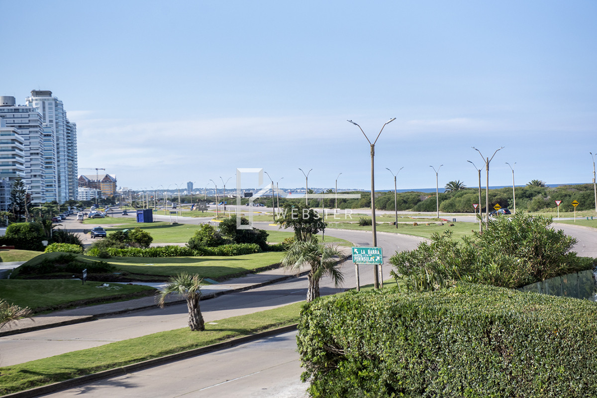 Apartamento ID.2167 - Vende departamento de 3 dormitorios en Ocean Tower, Punta del Este 