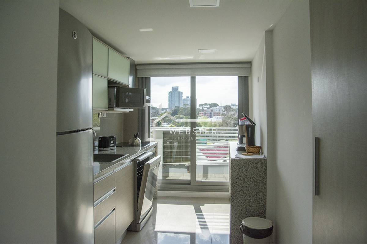 Apartamento ID.1717 - Departamento de 2 dormitorios en venta en torre moderna a metros de Playa Mansa.