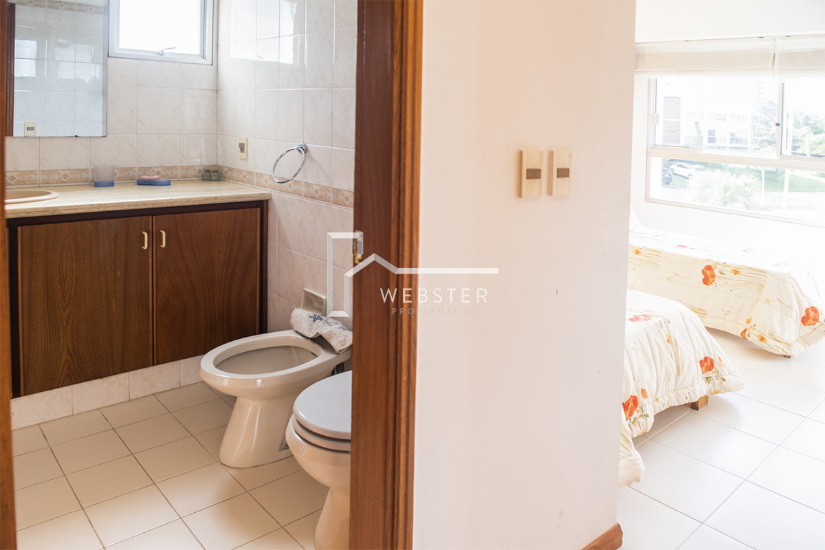 Apartamento ID.2167 - Vende departamento de 3 dormitorios en Ocean Tower, Punta del Este 