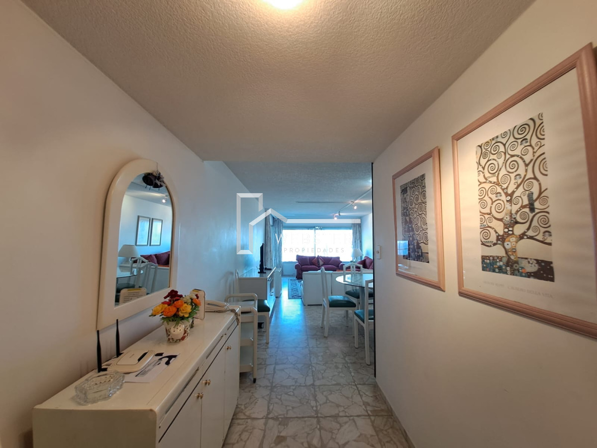 Apartamento ID.2035 - Apartamento en Venta de 2 dormitorios en Edificio I´marangatu, Playa Mansa , Punta del Este