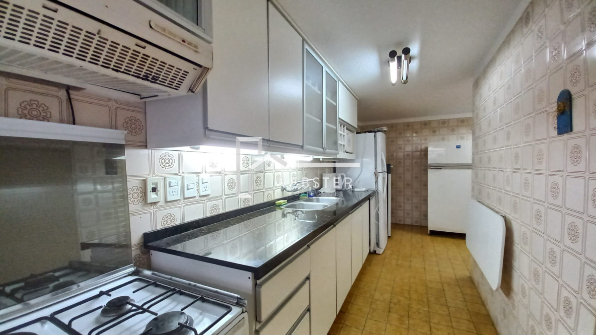 Apartamento ID.2233 - Departamento de 3 dormitorios + dependencia en venta, Playa Mansa. Torre Jefferson,.