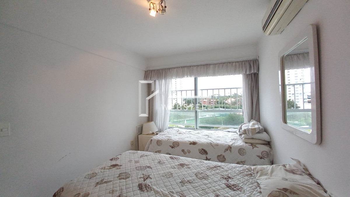 Apartamento ID.2233 - Departamento de 3 dormitorios + dependencia en venta, Playa Mansa. Torre Jefferson,.