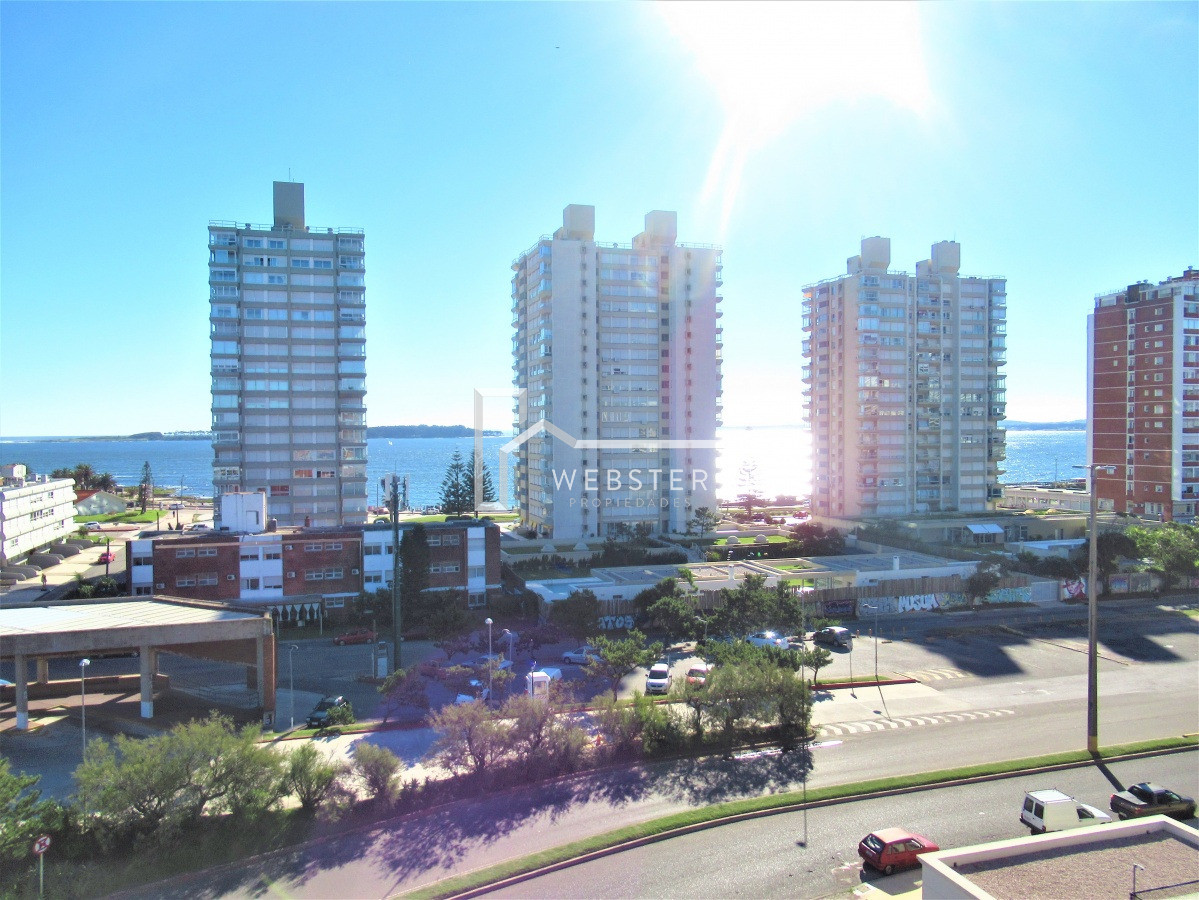 Apartamento ID.2655 - Venta de Apartamento de 2 dormitorios en Playa Brava - Punta del Este
