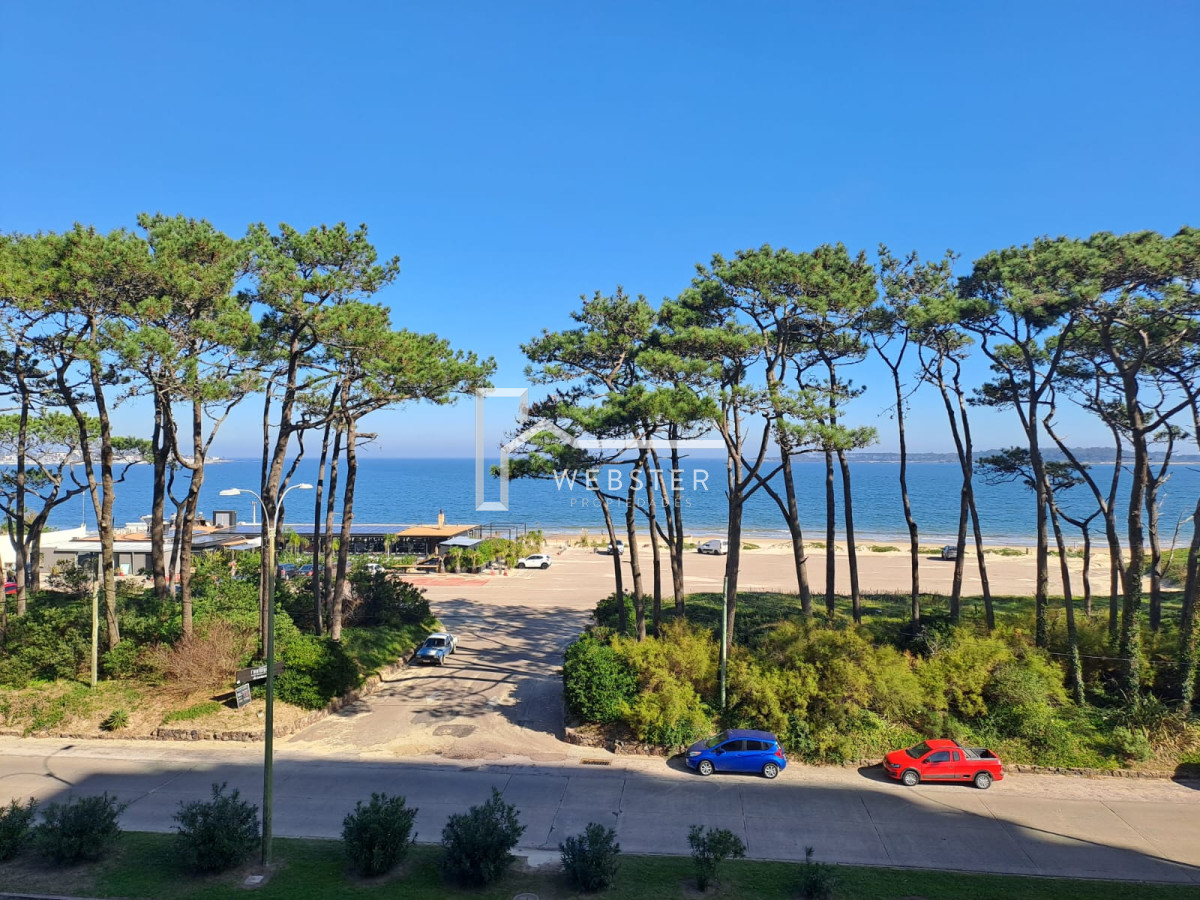 Apartamento ID.2035 - Apartamento en Venta de 2 dormitorios en Edificio I´marangatu, Playa Mansa , Punta del Este
