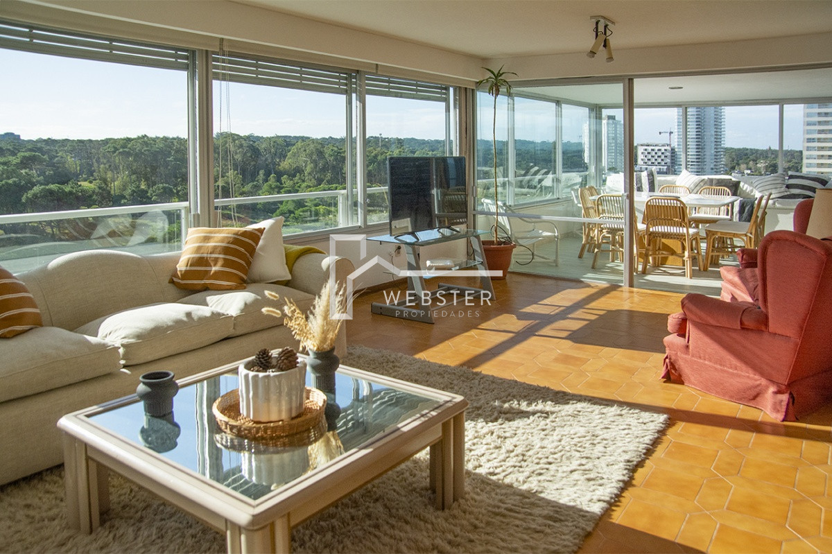 Apartamento ID.2224 - Hermoso Departamento en venta de 3 dormitorios. Torre Tiburon. Playa Brava.