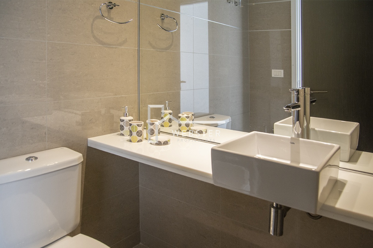 Apartamento ID.1717 - Departamento de 2 dormitorios en venta en torre moderna a metros de Playa Mansa.
