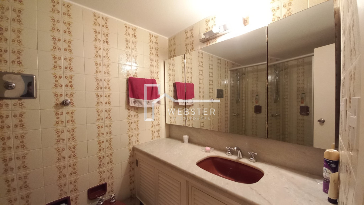 Apartamento ID.2233 - Departamento de 3 dormitorios + dependencia en venta, Playa Mansa. Torre Jefferson,.