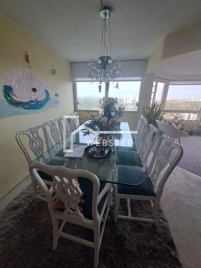 Apartamento ID.2204 - Alquiler Anual en Punta del Este 3 dormitorios y servicio sobre Roosevelt