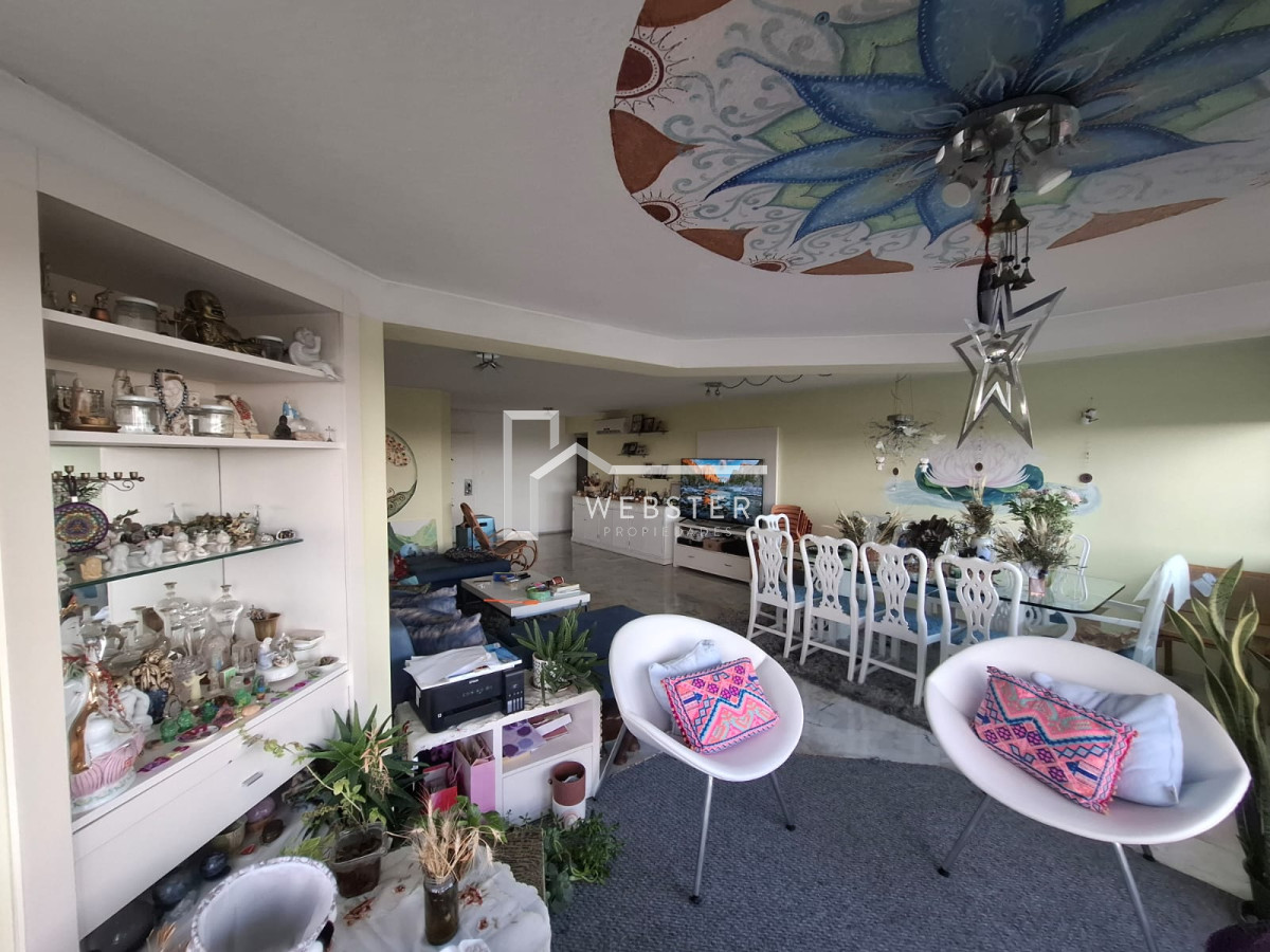 Apartamento ID.2204 - Alquiler Anual en Punta del Este 3 dormitorios y servicio sobre Roosevelt