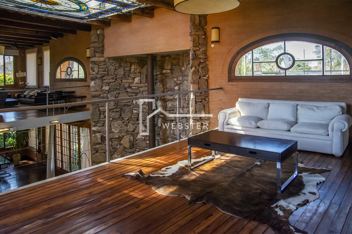 Casa ID.1758 - Divina Casa en venta en La Arbolada.