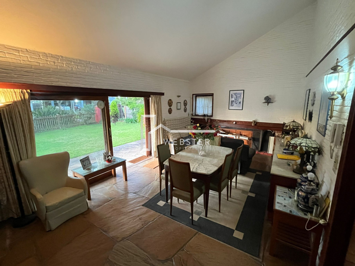 Casa ID.2145 - Vende casa de 3 dormitorios en Pinares, Punta del Este 