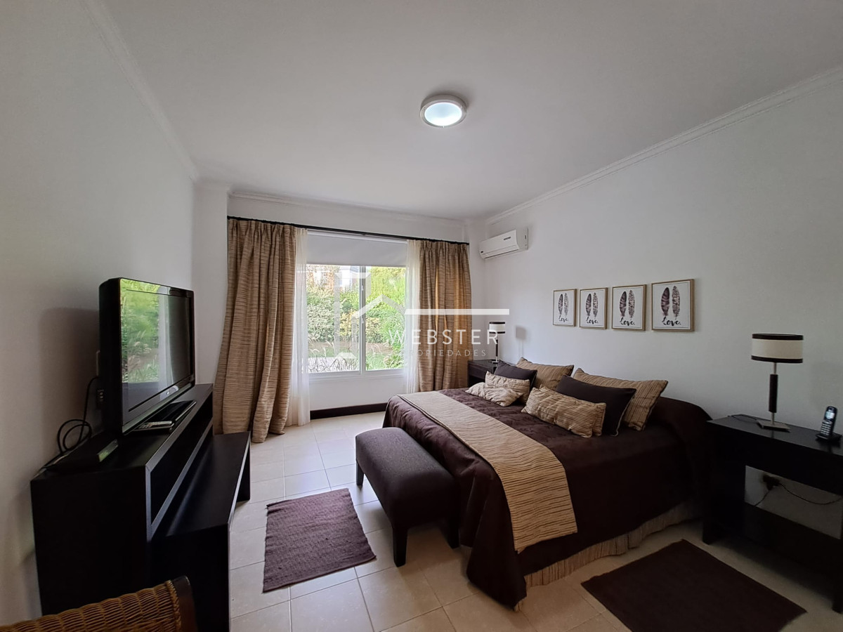 Casa ID.1759 - Boulevard Park, Casa de 4 dormitaros con Piscina en VENTA .