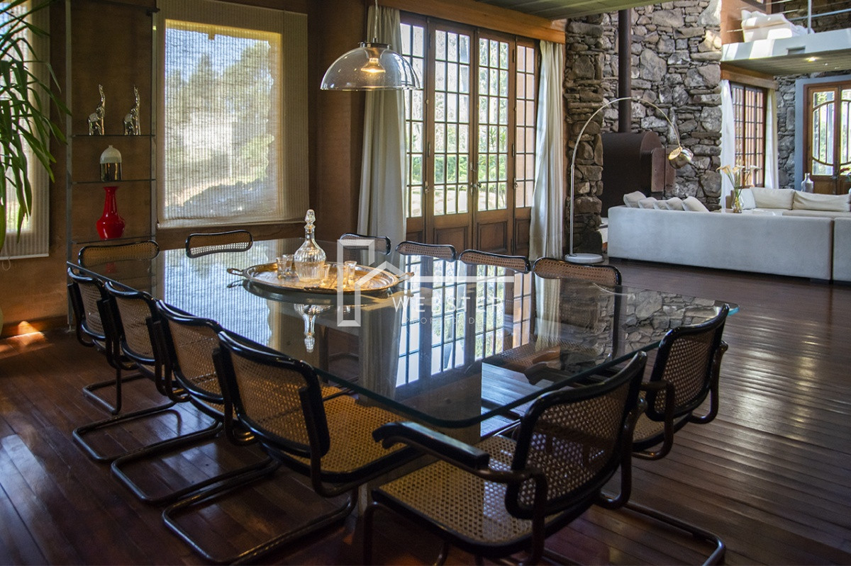 Casa ID.1758 - Divina Casa en venta en La Arbolada.