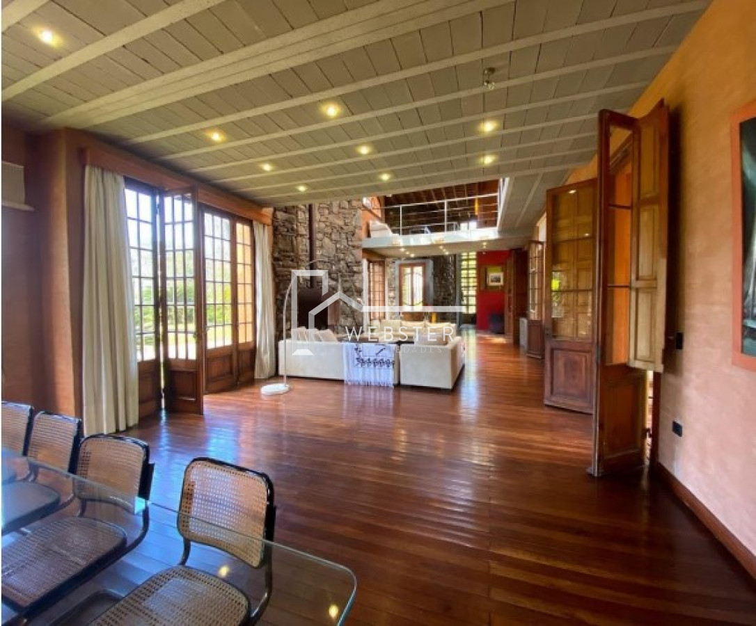 Casa ID.1758 - Divina Casa en venta en La Arbolada.