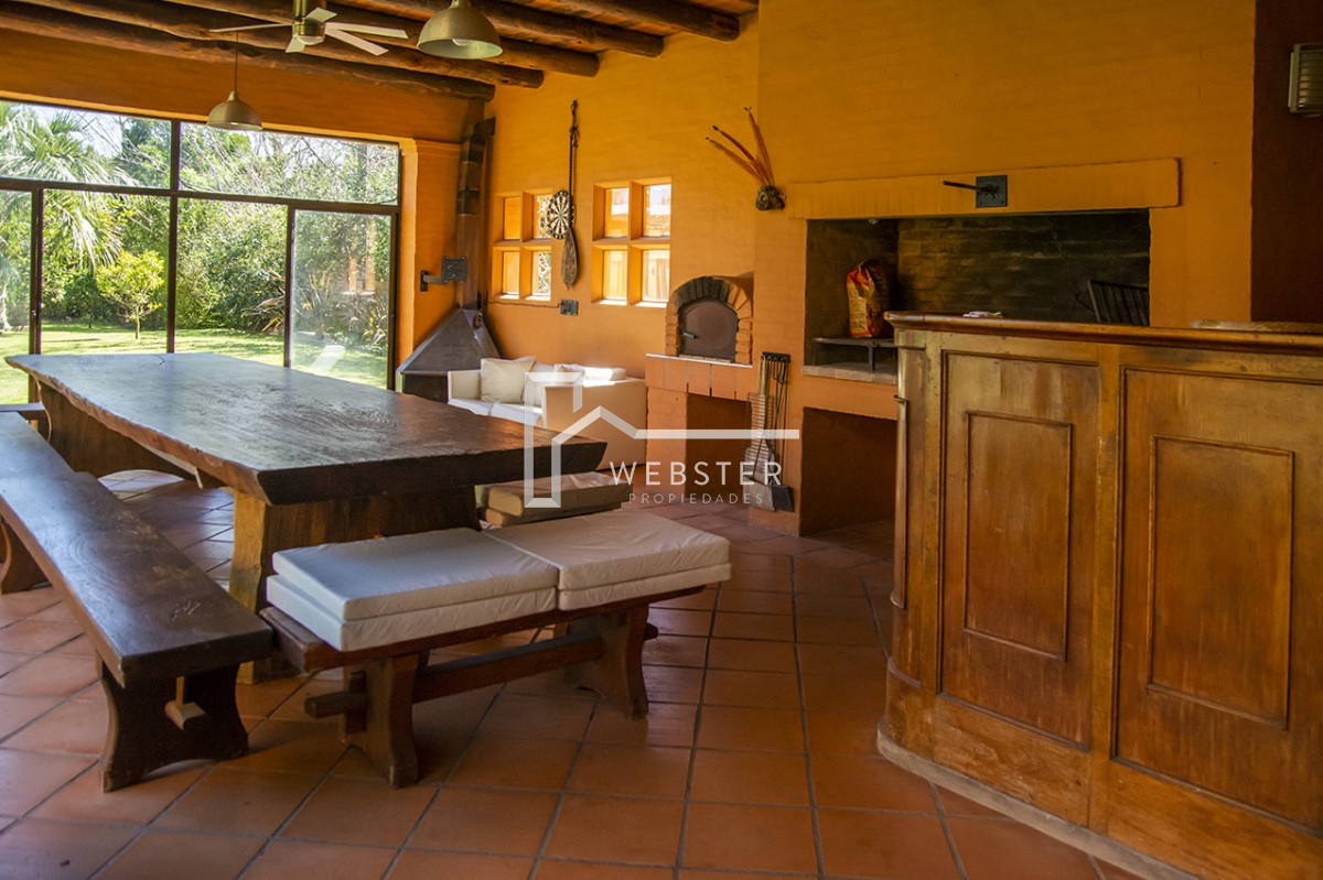Casa ID.1758 - Divina Casa en venta en La Arbolada.