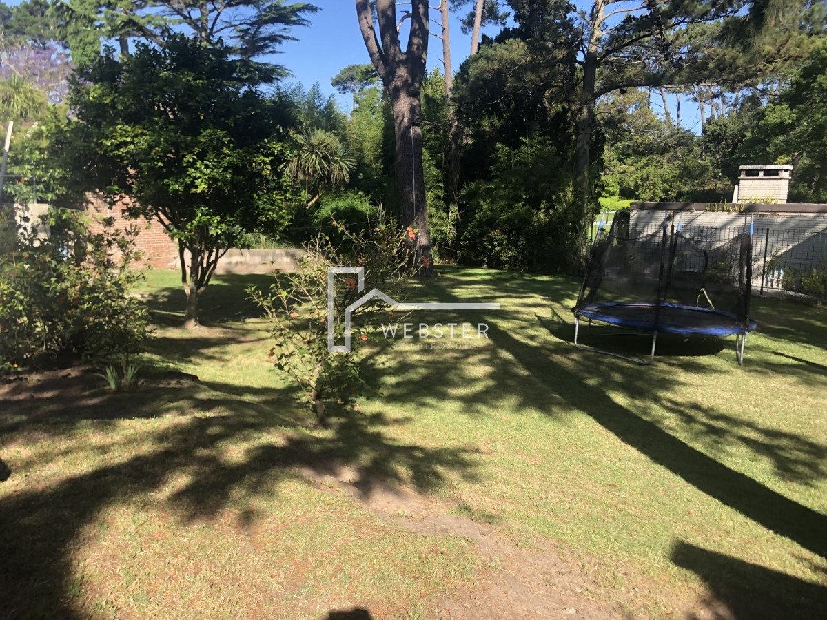 Casa ID.1529 - En zona residencial a metros de Playa Mansa