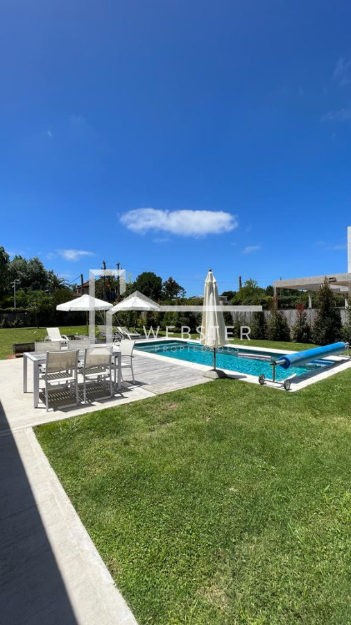 Casa ID.1763 - Casa en Venta en Barrio Privado La Arbolada , Punta del este 