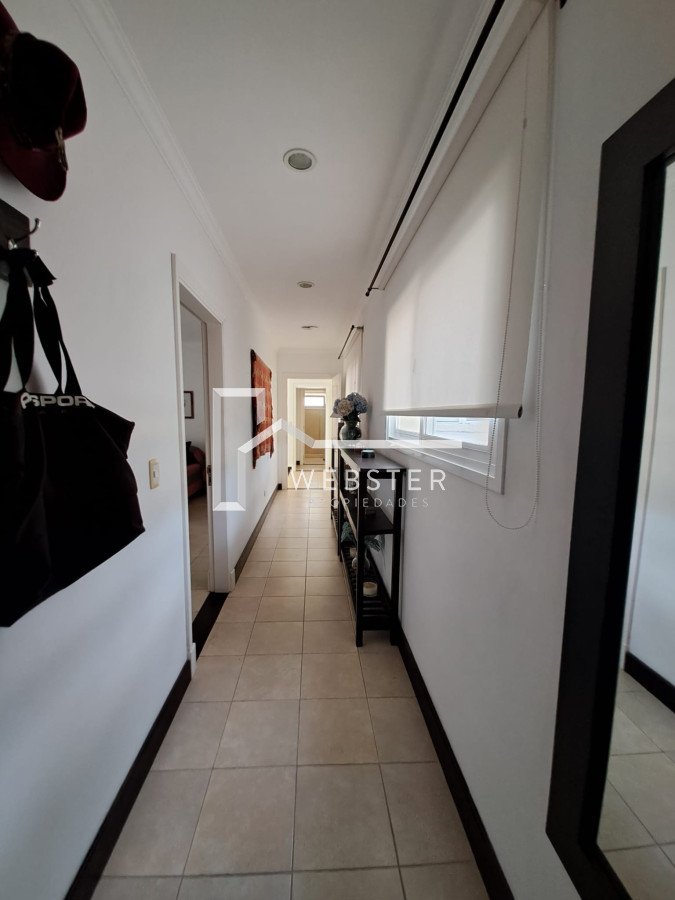 Casa ID.1759 - Boulevard Park, Casa de 4 dormitaros con Piscina en VENTA .