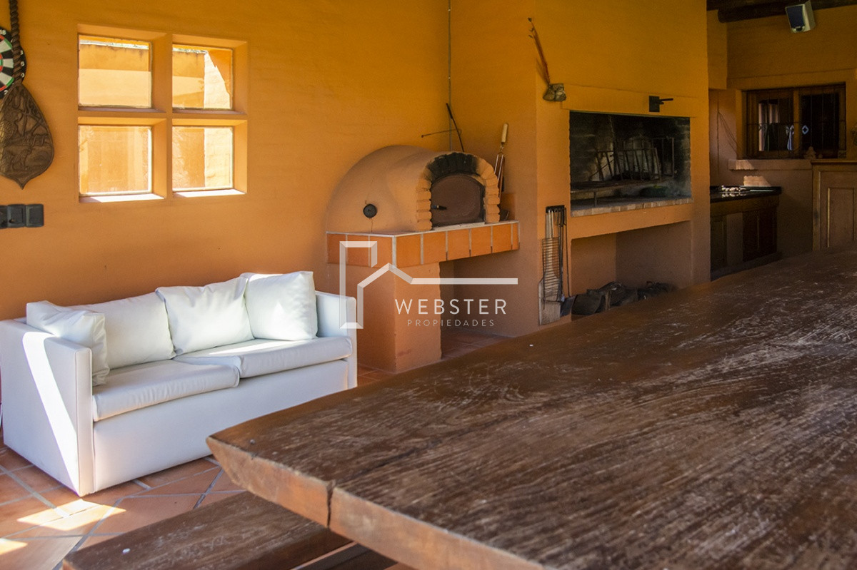 Casa ID.1758 - Divina Casa en venta en La Arbolada.