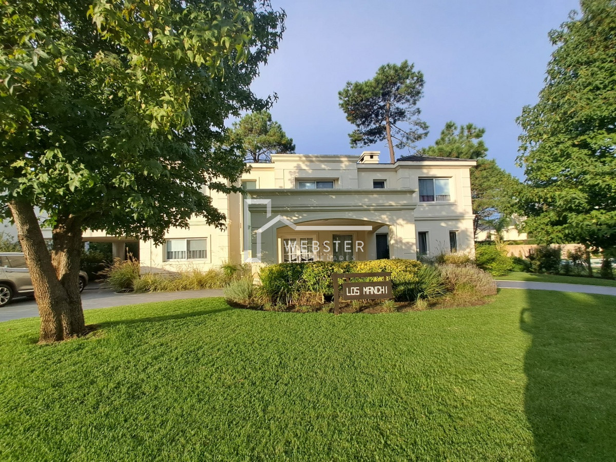 Casa ID.1759 - Boulevard Park, Casa de 4 dormitaros con Piscina en VENTA .