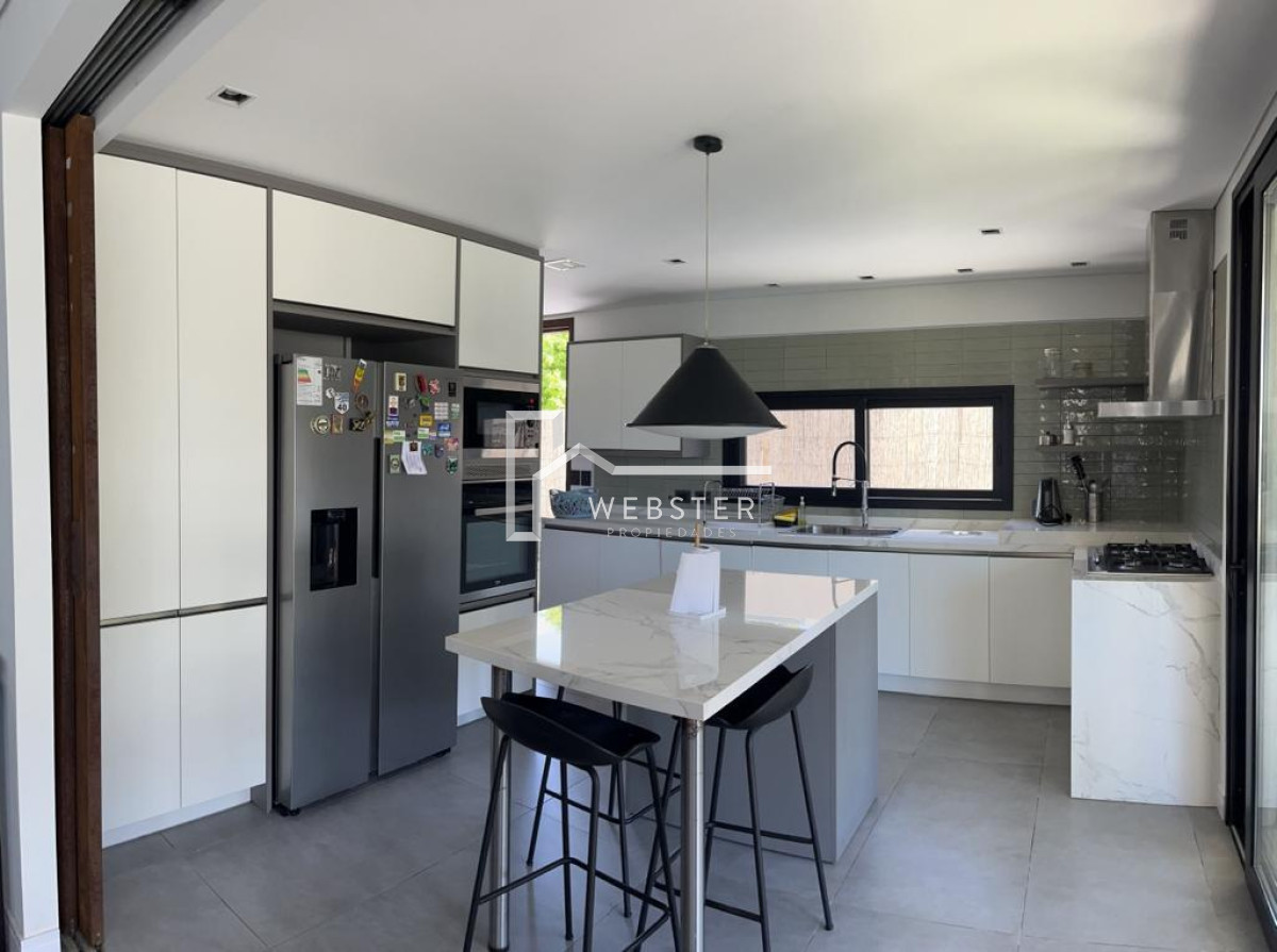Casa ID.1763 - Casa en Venta en Barrio Privado La Arbolada , Punta del este 