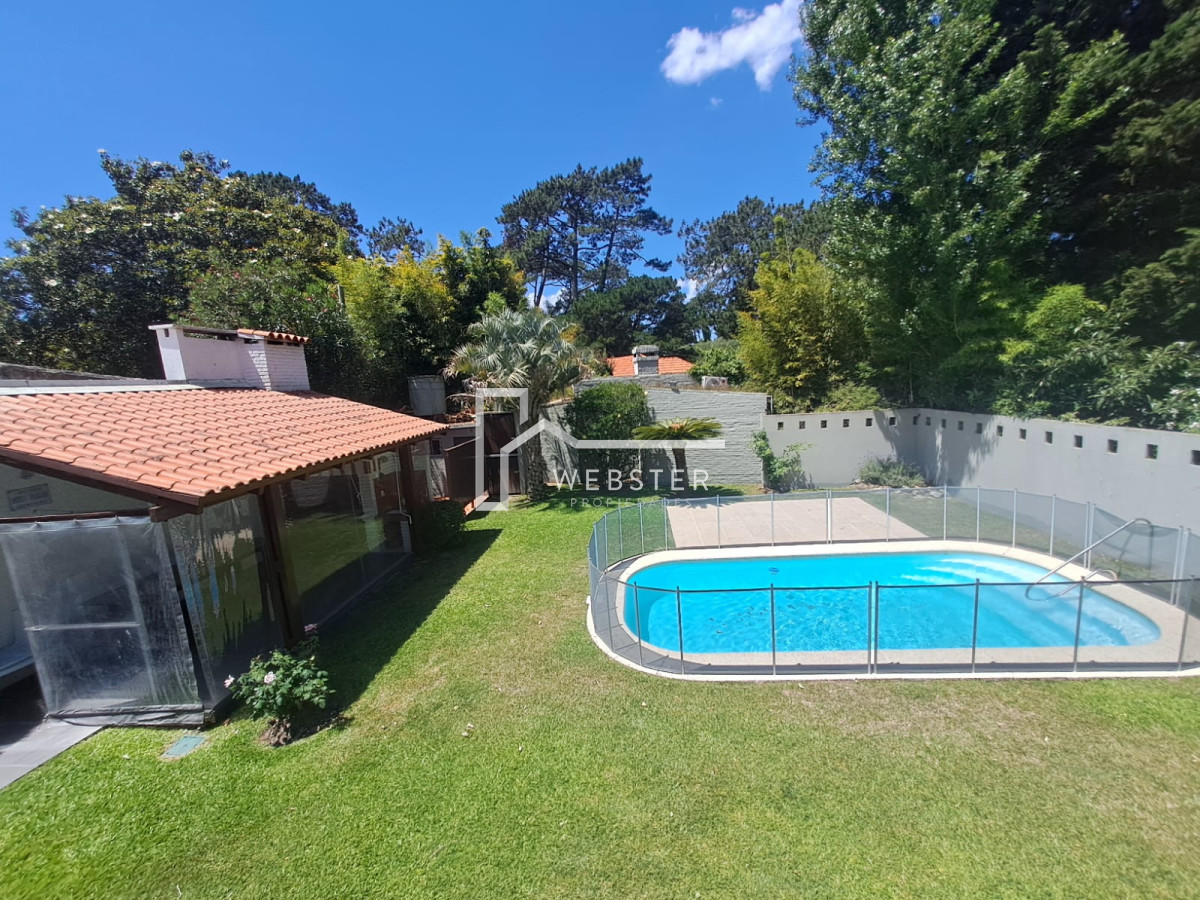 Casa ID.1834 - Alquiler Anual casa 3 dormitorios con pisicina en Punta del Este Zona Colegios