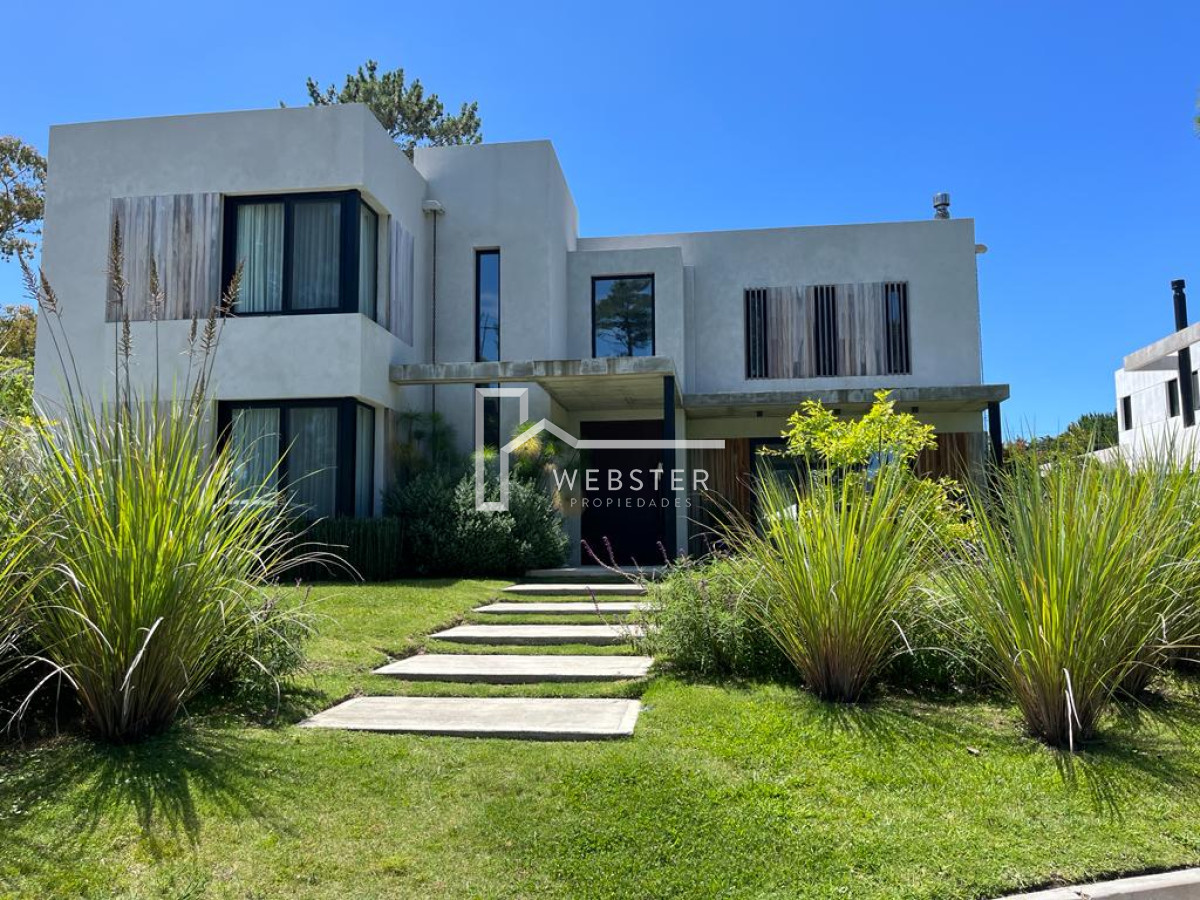 Casa ID.1763 - Casa en Venta en Barrio Privado La Arbolada , Punta del este 