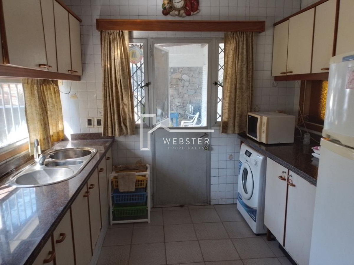 Casa ID.1529 - En zona residencial a metros de Playa Mansa