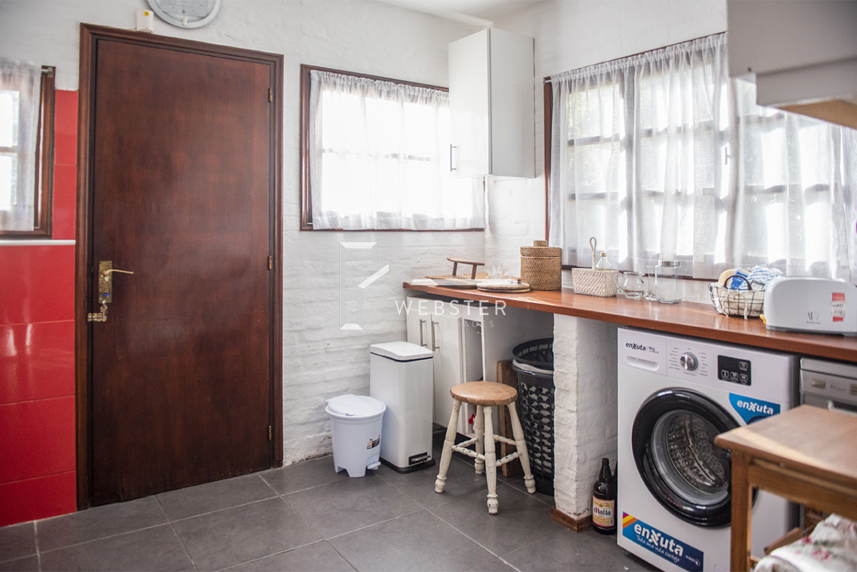 Casa ID.2366 - Muy linda casa en venta, zona inmejorable, 3 dormitorios y servicio