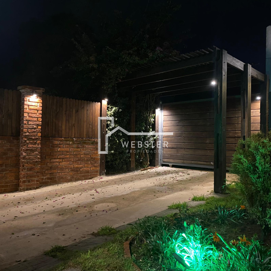 Casa ID.2365 - Vende casa de 3 dormitorios, en excelente estado, Pinares, Punta del Este 