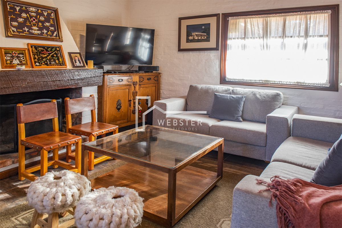 Casa ID.2366 - Muy linda casa en venta, zona inmejorable, 3 dormitorios y servicio