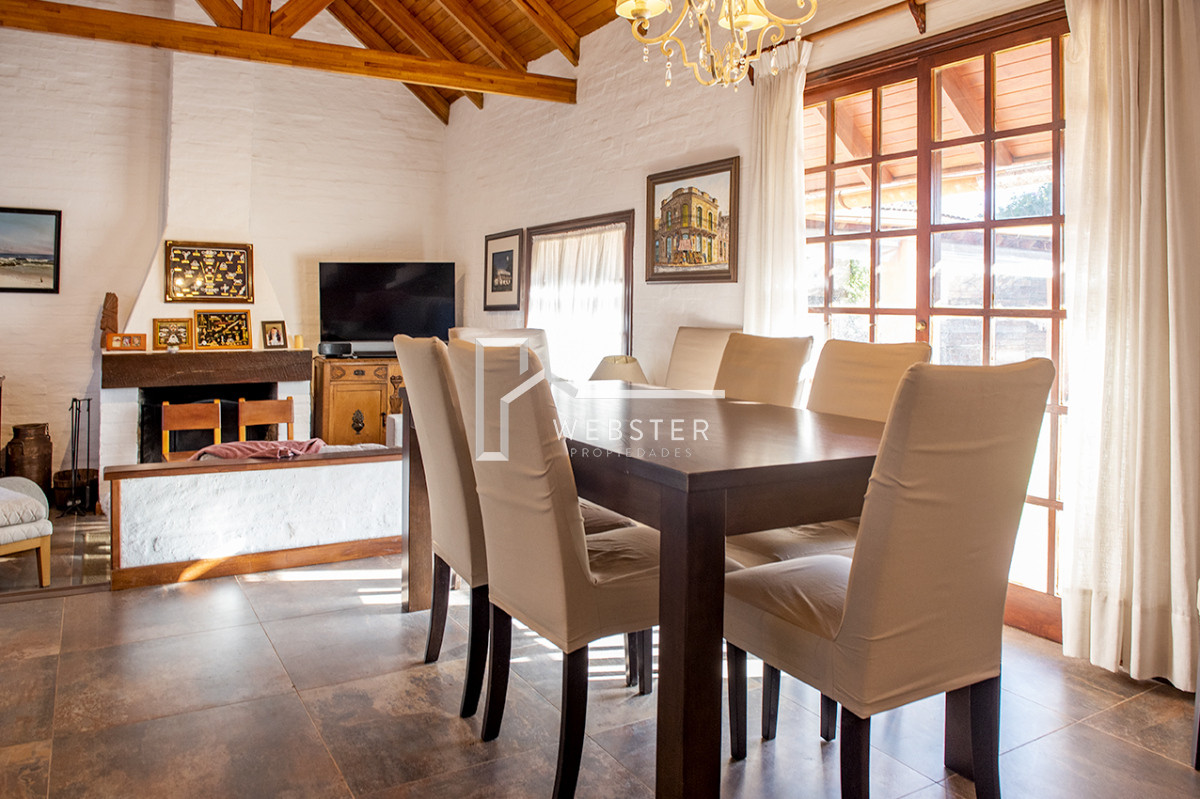 Casa ID.2366 - Muy linda casa en venta, zona inmejorable, 3 dormitorios y servicio
