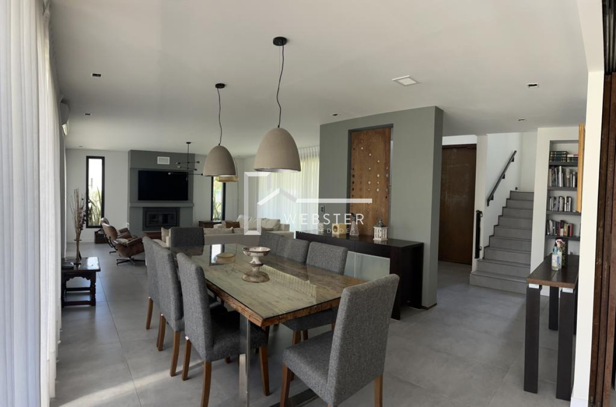 Casa ID.1763 - Casa en Venta en Barrio Privado La Arbolada , Punta del este 