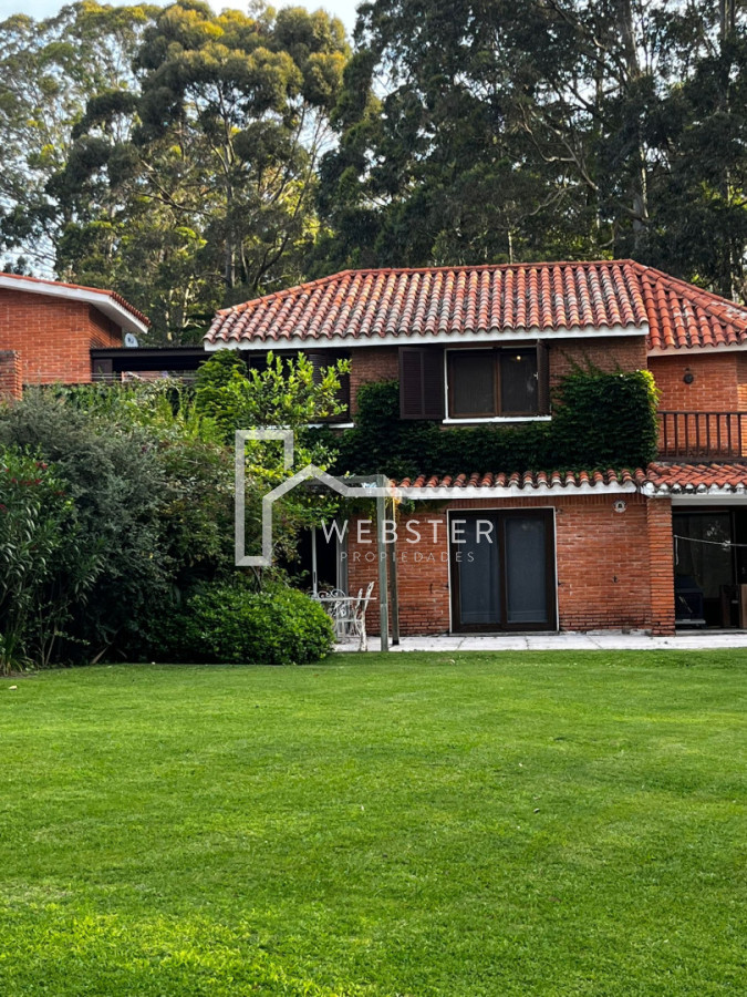 Casa ID.2818 - Alquiler anual Casa 3 dormitorios en barrio privado Punta del Este