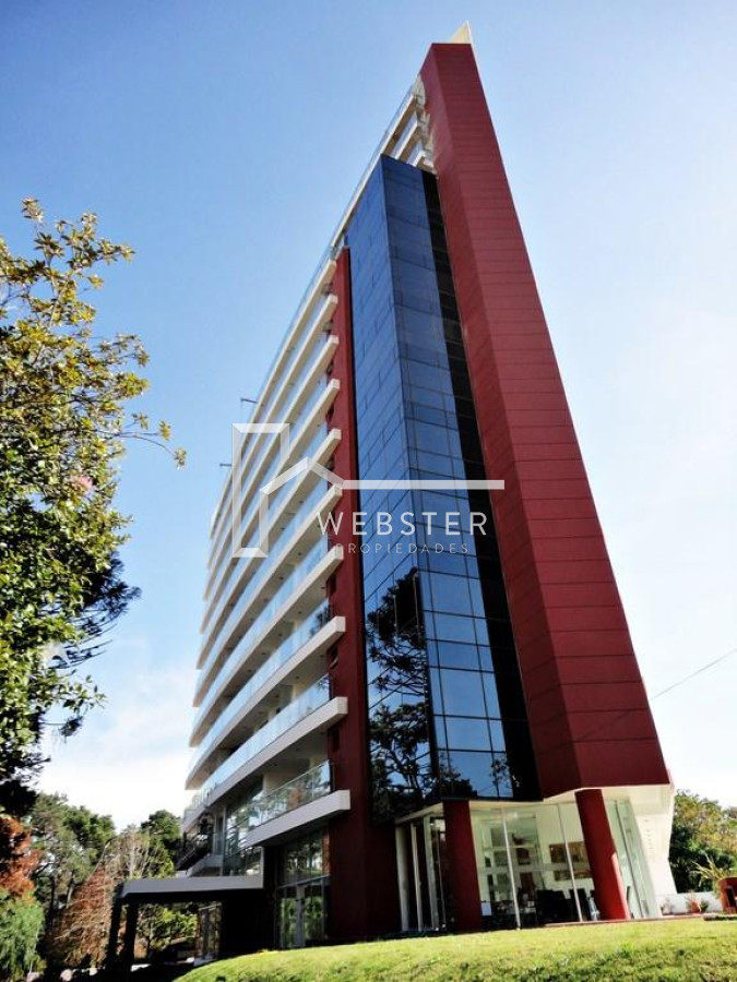 Apartamento ID.1915 - Vende apartamento de 3 dormitorios con vista a un agradable entorno, en Punta del Este.