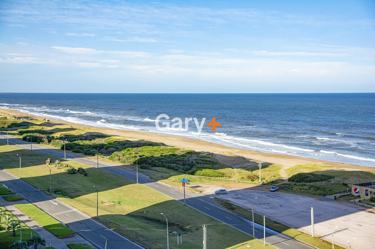 Apartamento ID.26474 - Hermoso Departamento en venta de 3 dormitorios. Torre Tiburon. Playa Brava.