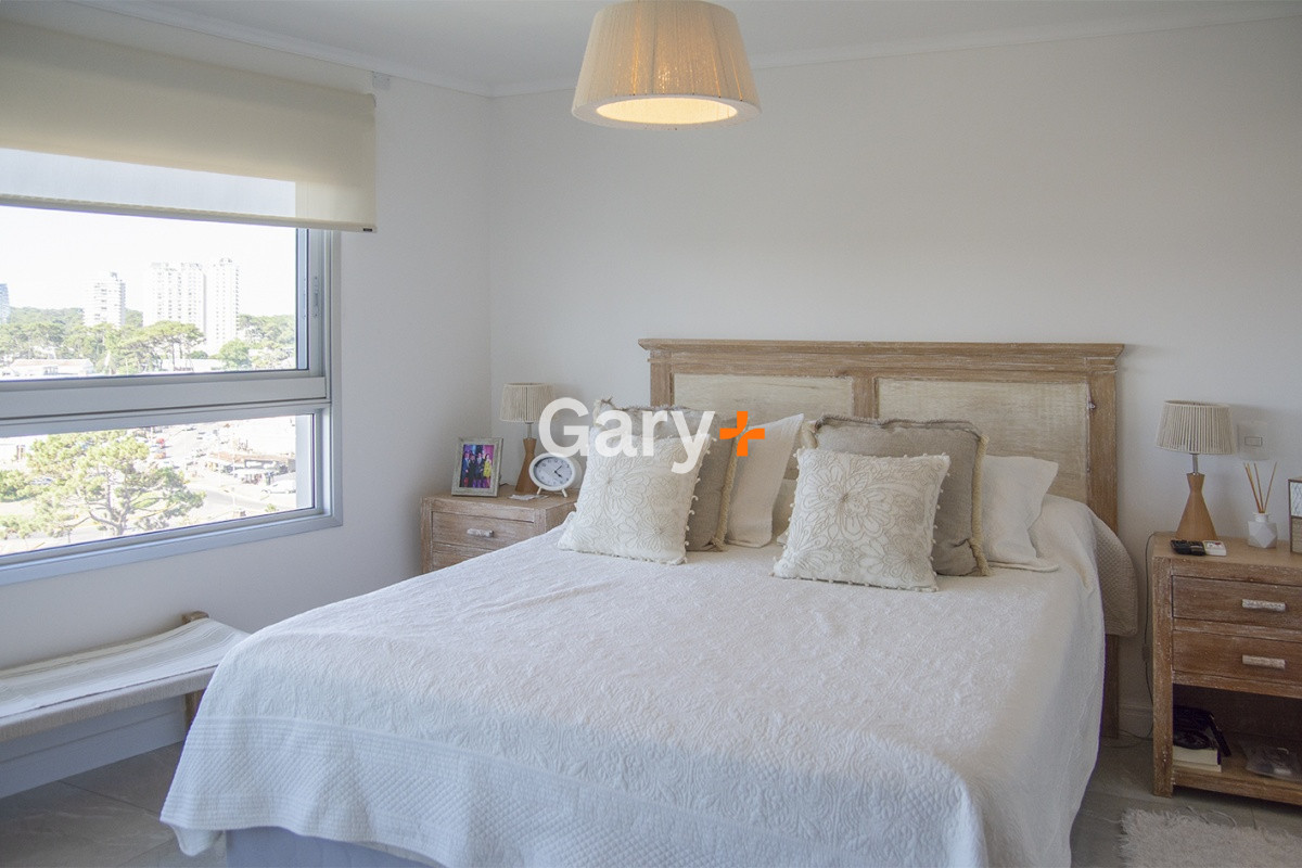 Apartamento ID.28248 - Apartamento 2 dormitorios en venta a metros del mar, Punta del Este