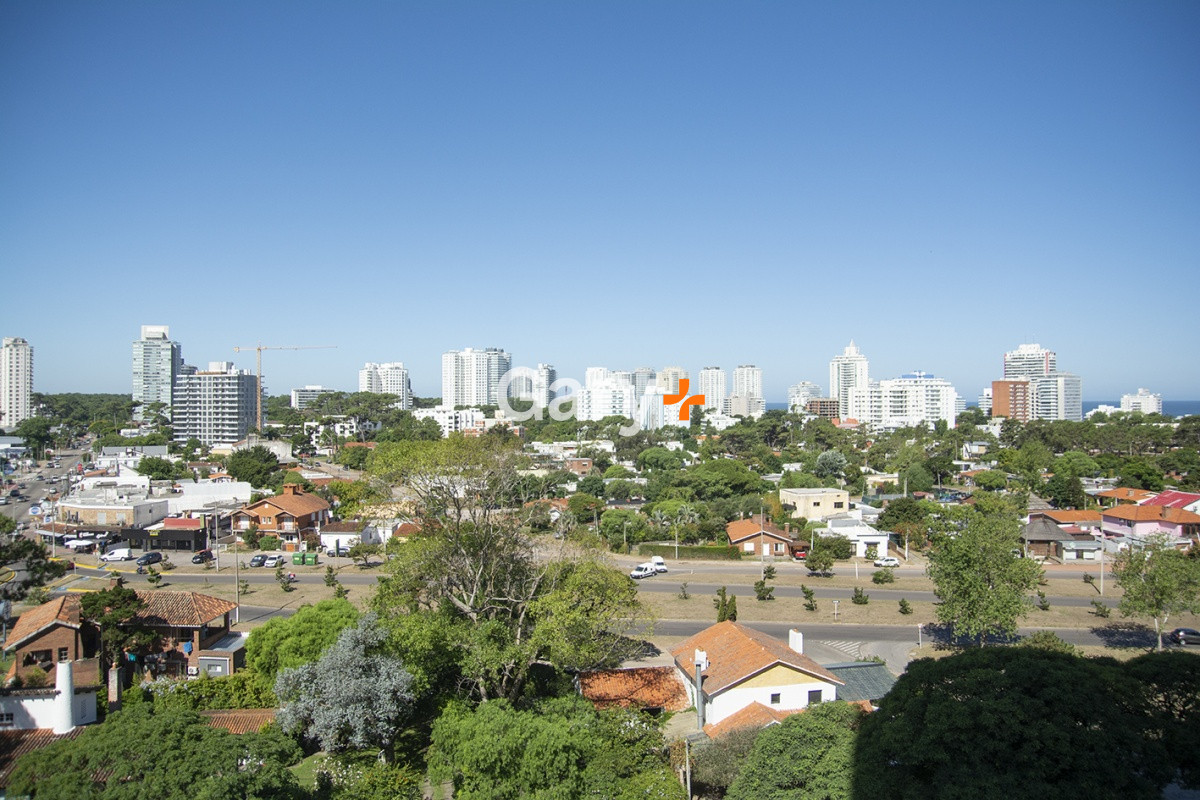 Apartamento ID.28248 - Apartamento 2 dormitorios en venta a metros del mar, Punta del Este
